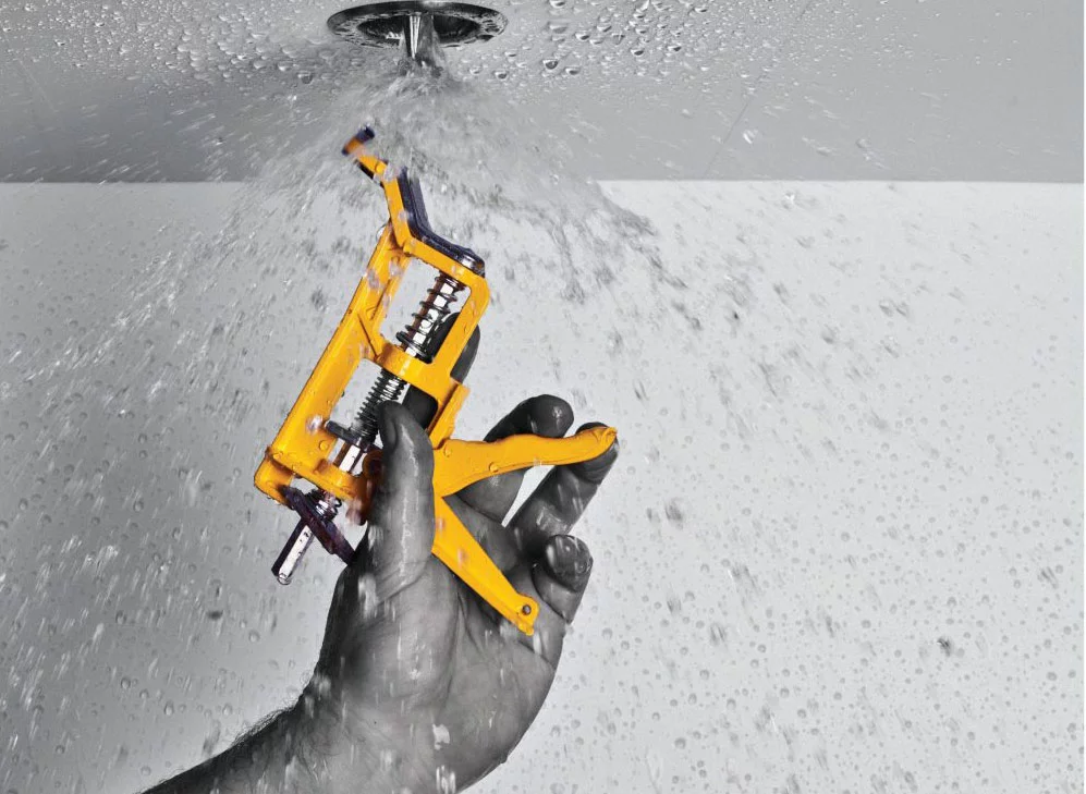 Emergency sprinkler head emergency water stopper